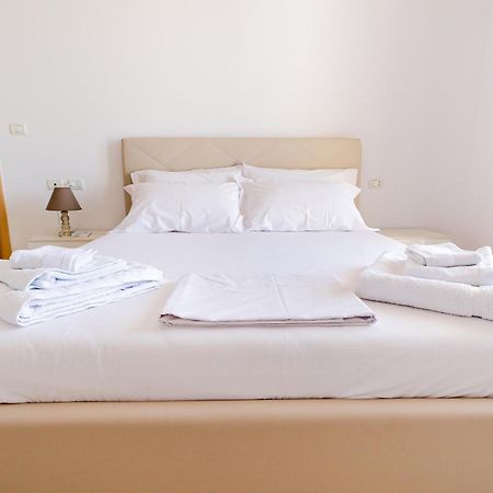 Sea Gem Apartment Vlore Bagian luar foto