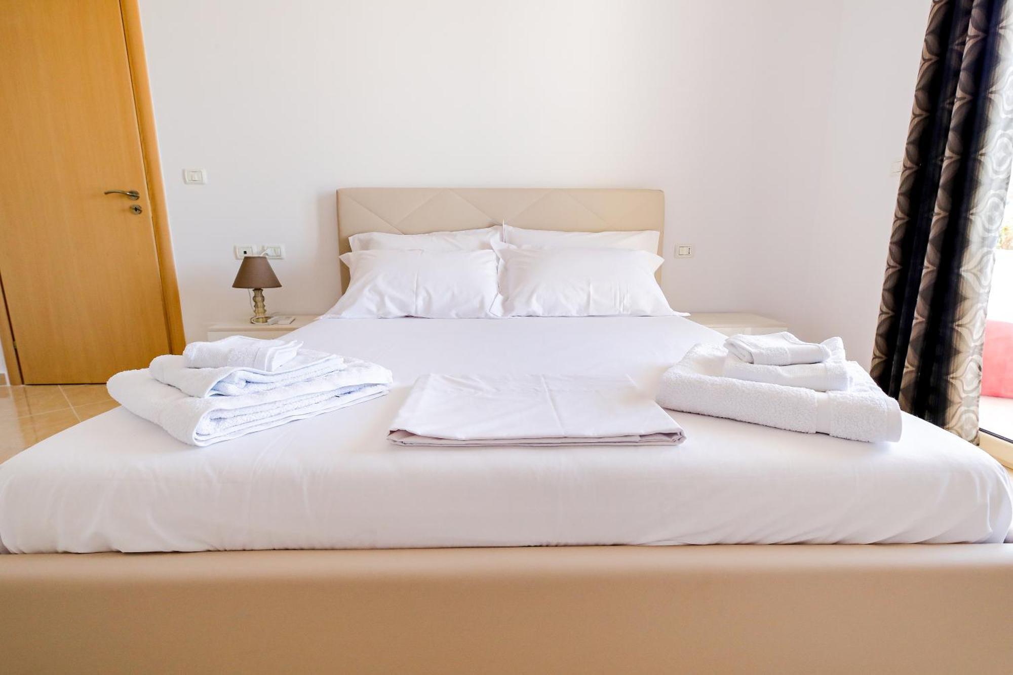 Sea Gem Apartment Vlore Bagian luar foto